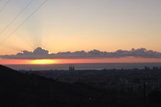 amanecer sobre Barcelona